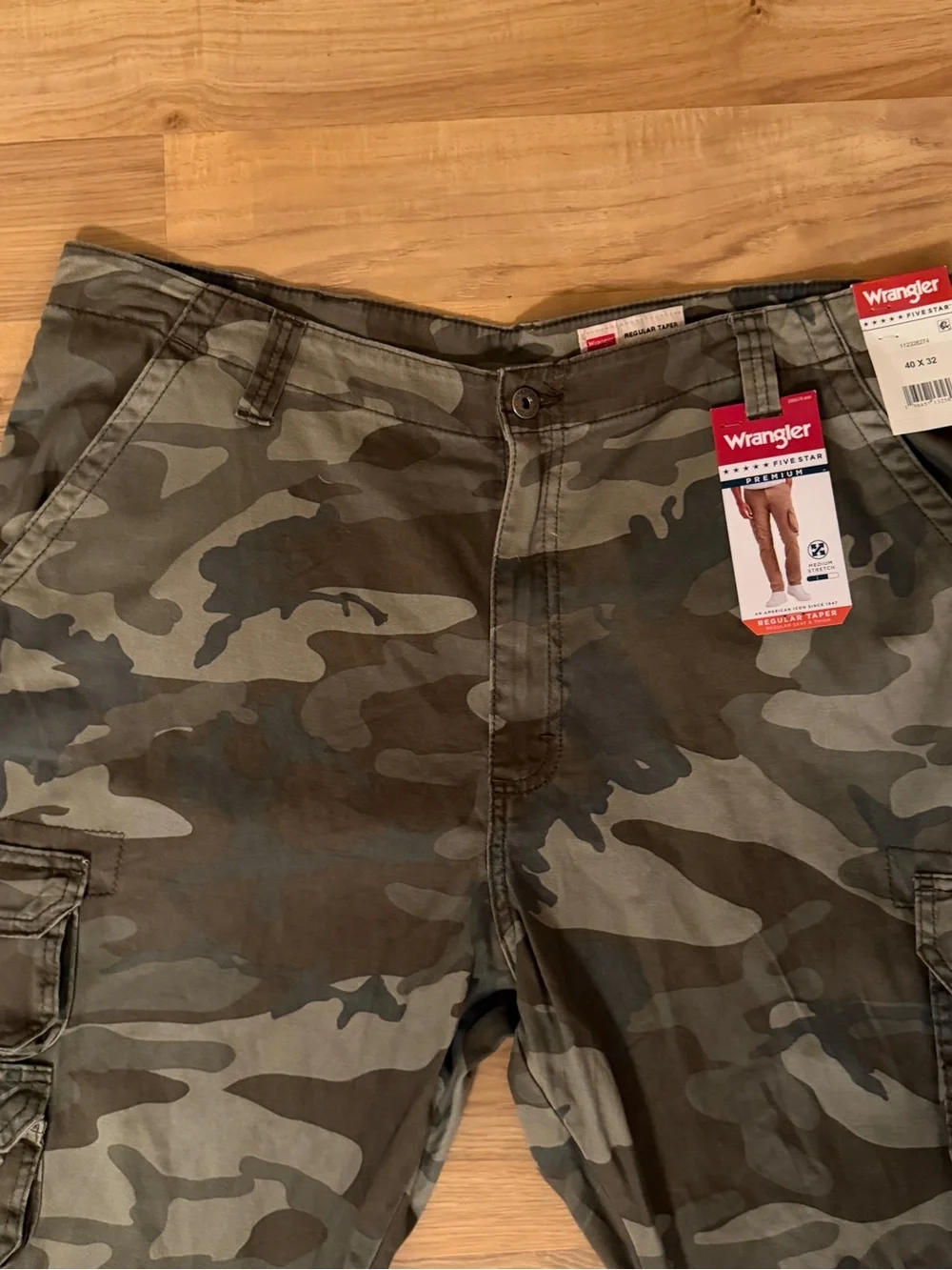 Wrangler Men's Cargo Pants Size 40x32 Camo Medium Stretch Taper Leg Regular Fit